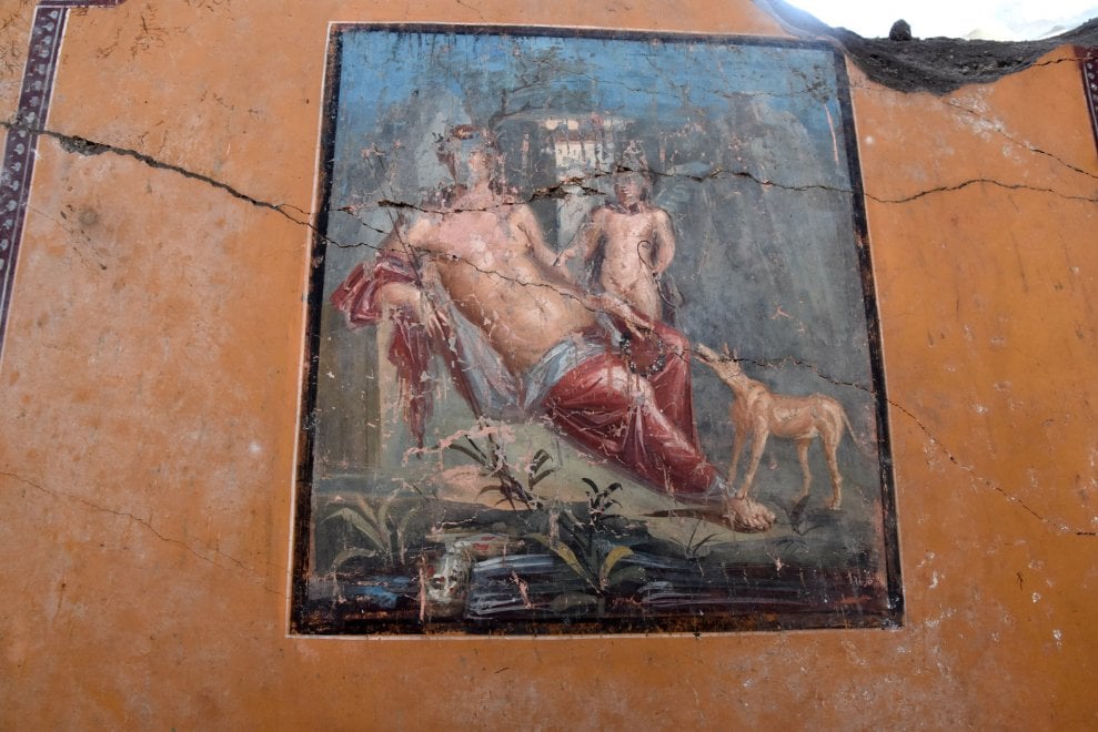 Un dipinto rivelato a Pompei ritrae Narciso, mito “contemporaneo”.